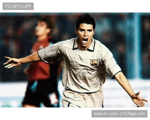 足球球星骚气十足的场上风采与场外魅力如何共同成就他们的传奇人生